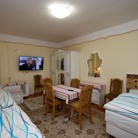 Amalia Apartman 久洛 外观 照片