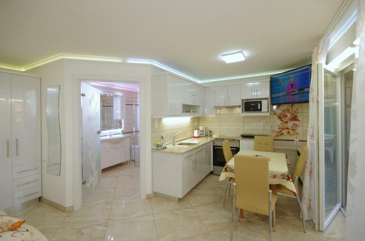 Amalia Apartman 久洛 外观 照片