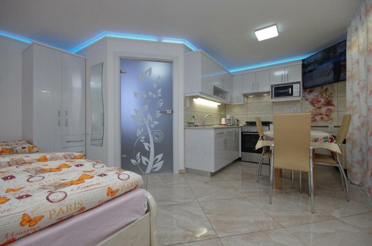 Amalia Apartman 久洛 外观 照片